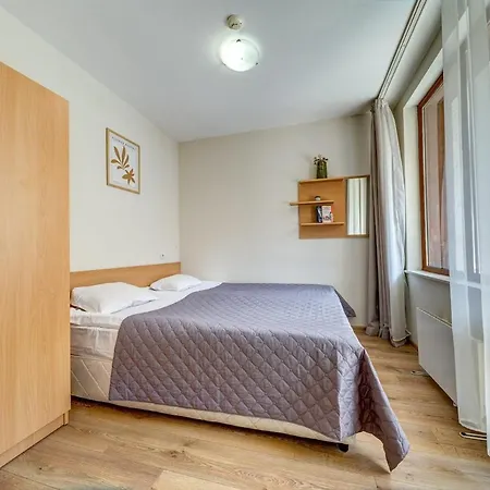 Lovely 1bd At The Castle Complex Lägenhet