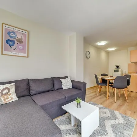 Lovely 1bd At The Castle Complex Lägenhet *
